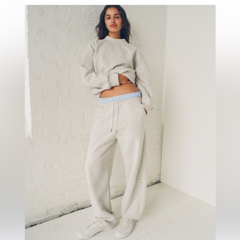 Abercrombie women’s barrel sweatpants!